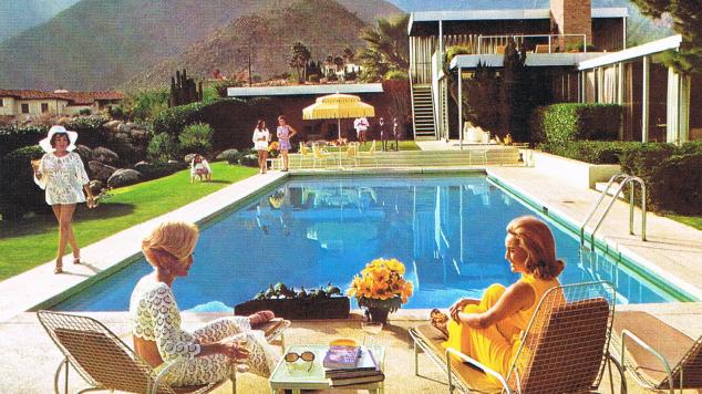 This is The Fox residence pool in Chatsworth, which apparently hosted the very last photo shoot of Marilyn Monroe. It was built in 1951and went up for sale in 2011 for $12m.